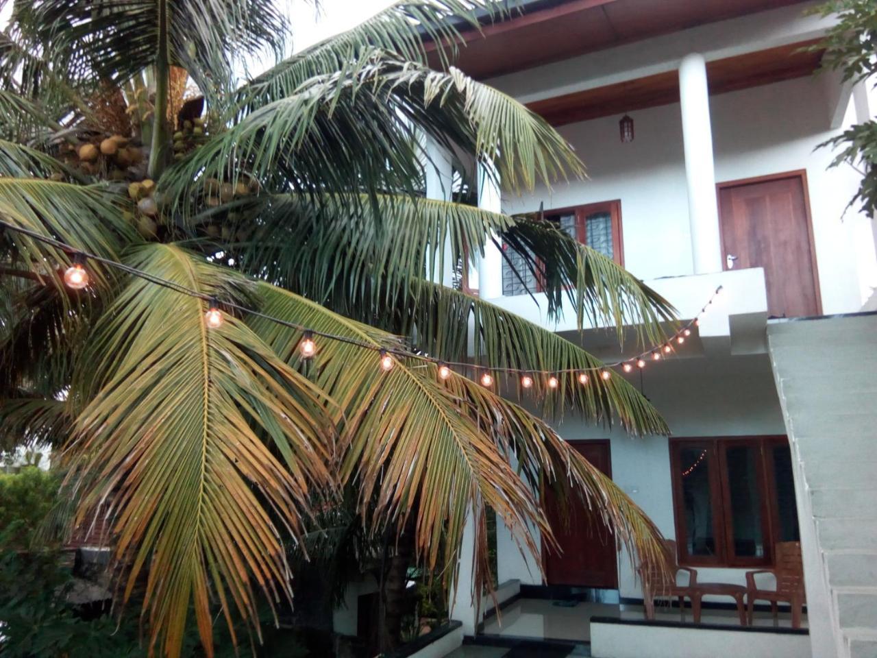 웰리가마 Layback Boutique Surf & Yoga Camp Sri Lanka 호스텔 외부 사진